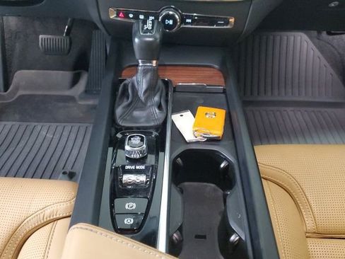 Used 2021 Volvo V60 T5 Cross Country image 20