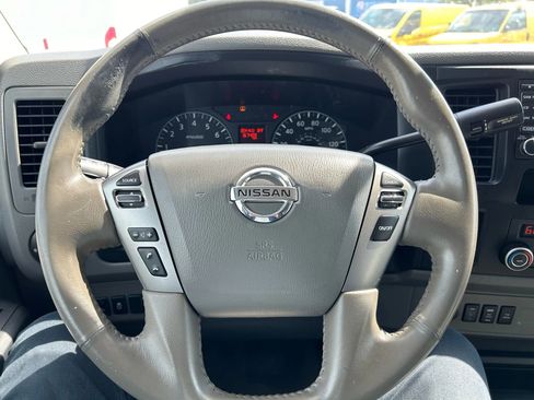 Used 2017 Nissan NV 3500 SL image 23