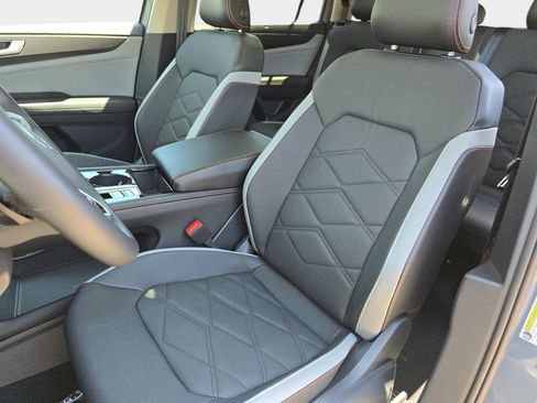 Used 2024 Volkswagen Atlas Peak Edition SE AWD/4WD image 19