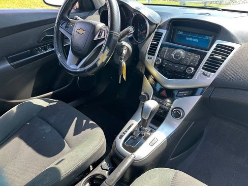 Used 2011 Chevrolet Cruze LT FWD image 10