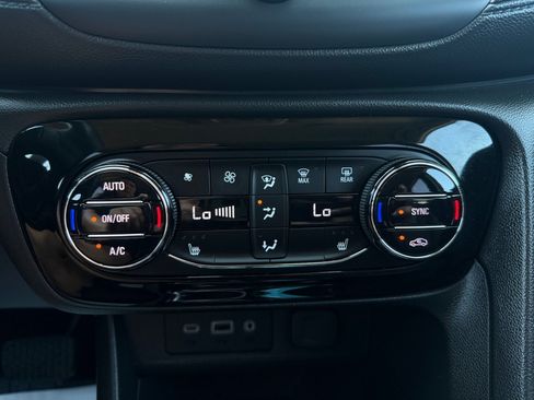 Used 2021 Buick Encore GX Select w/ Sport Touring Package FWD image 12