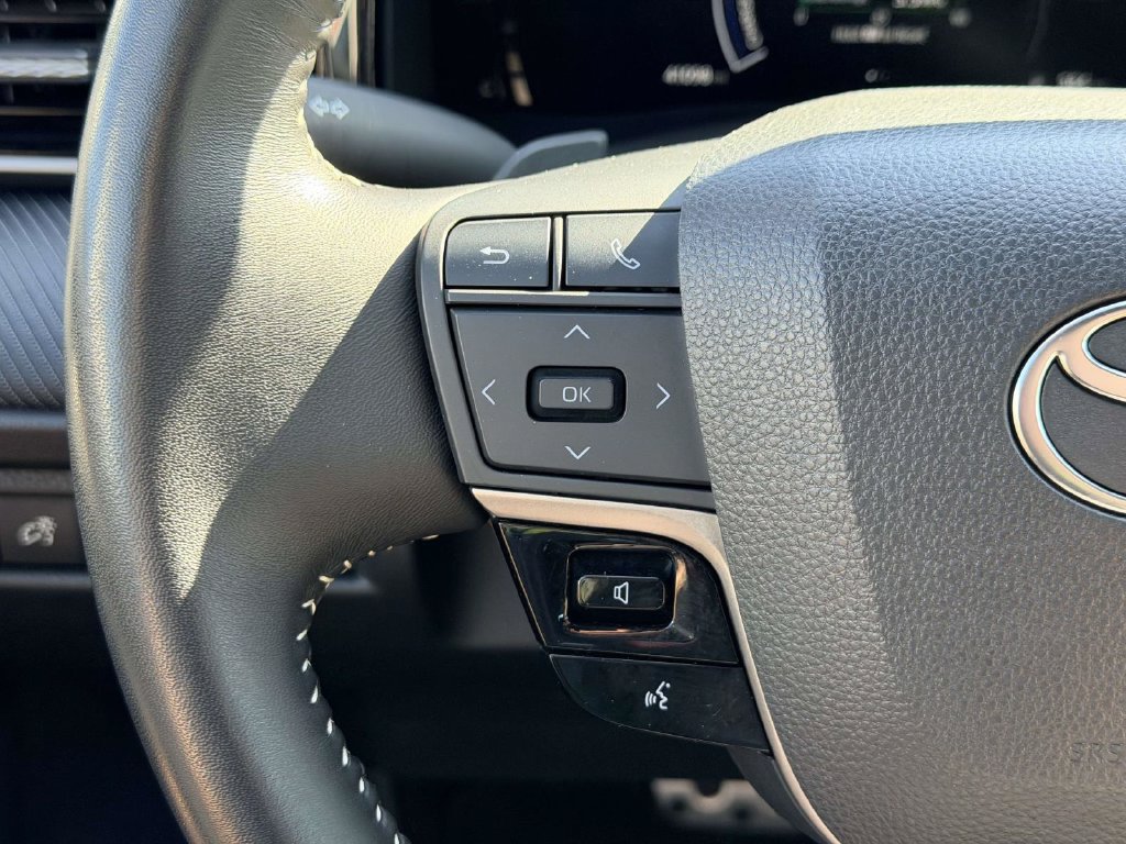 Certified 2025 Toyota Camry SE FWD image 8