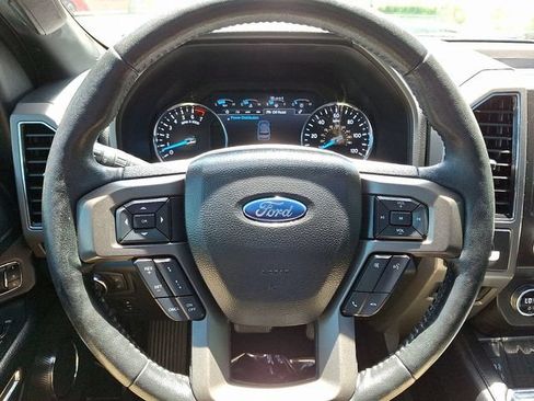 Used 2019 Ford Expedition XLT w/ Equipment Group 202A AWD/4WD image 18