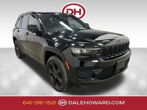 Used 2023 Jeep Grand Cherokee Altitude image 1