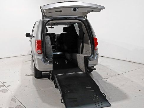 Used 2013 Dodge Grand Caravan American Value Package image 7