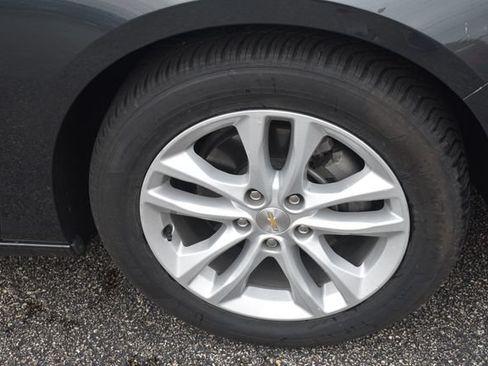 Certified 2018 Chevrolet Malibu LT w/ LPO, Convenience Package 2 FWD image 11