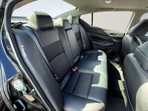 Certified 2022 Nissan Altima 2.5 SR w/ Midnight Edition Package image 28