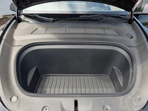 Used 2022 Tesla Model Y Long Range AWD/4WD image 9