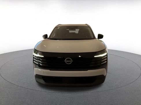 Used 2026 Nissan Kicks SV w/ Cold Weather Package FWD image 4