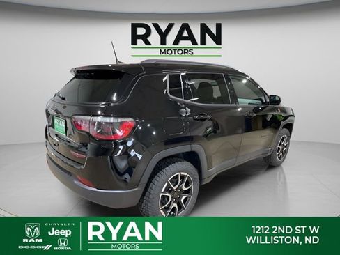 New 2026 Jeep Compass Trailhawk AWD/4WD image 9