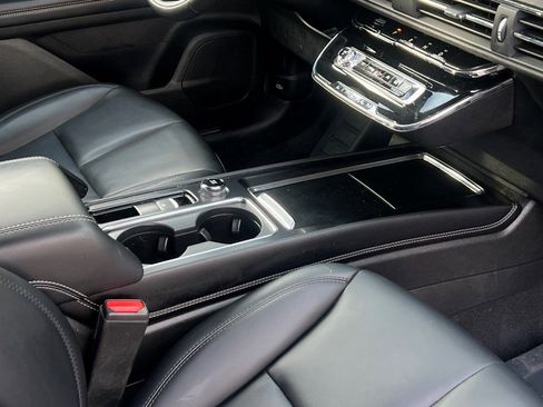 Used 2023 Lincoln Corsair Standard Sport Utility image 11