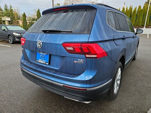 Used 2018 Volkswagen Tiguan SE w/ Panoramic Sunroof Package image 5