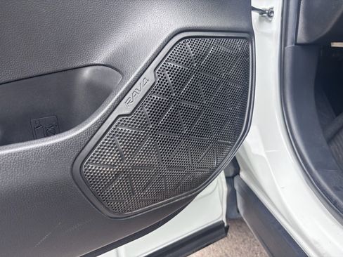 Used 2020 Toyota RAV4 XSE image 28