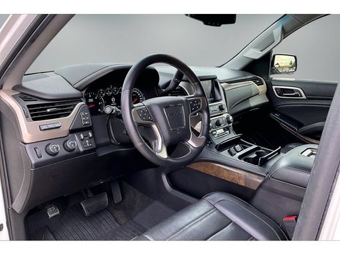 Used 2018 GMC Yukon XL Denali w/ Denali Ultimate Package AWD/4WD image 17