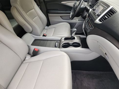 Certified 2017 Honda Ridgeline RTL image 13