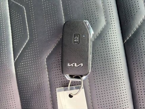 Used 2022 Kia Telluride SX w/ SX Prestige Package AWD/4WD image 24