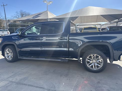 Certified 2020 GMC Sierra 1500 SLE w/ SLE Value Package image 6