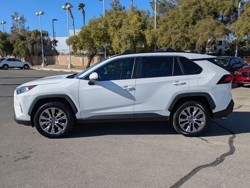 Used 2020 Toyota RAV4 XLE Premium image 2