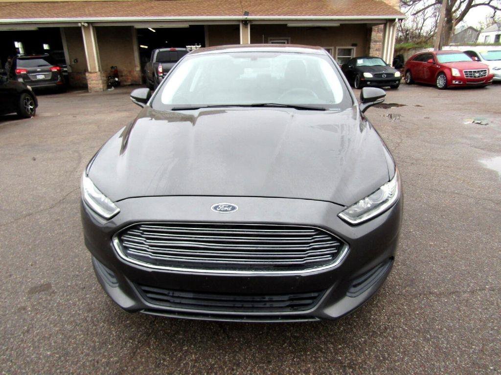 Used 2016 Ford Fusion SE FWD image 1