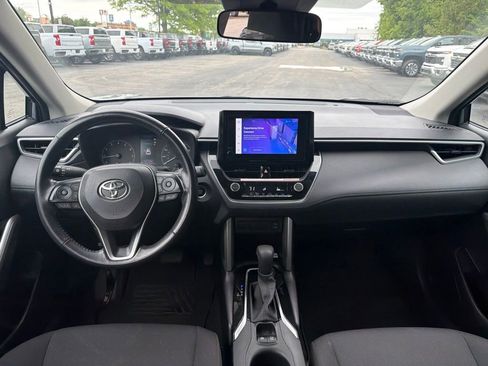 Used 2023 Toyota Corolla Cross LE FWD image 5