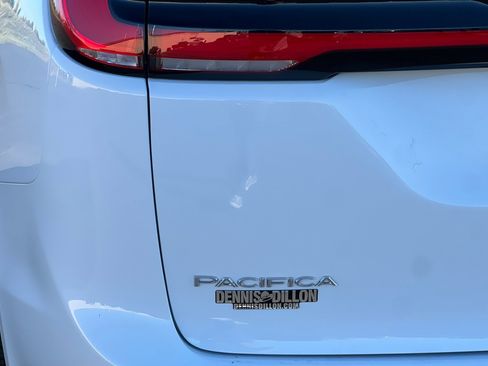 New 2026 Chrysler Pacifica Select image 7