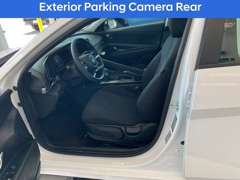 New 2026 Hyundai Elantra SE FWD image 3