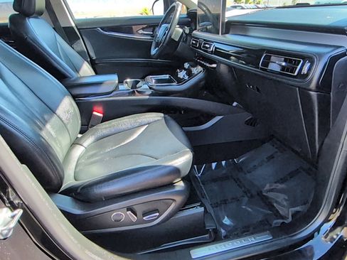 Used 2023 Lincoln Nautilus AWD w/ Premium Package image 31