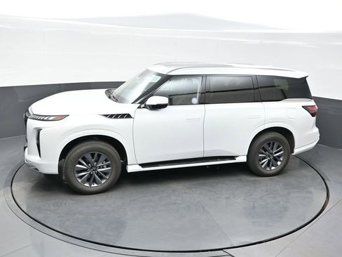 Certified 2025 INFINITI QX80 Pure image 30