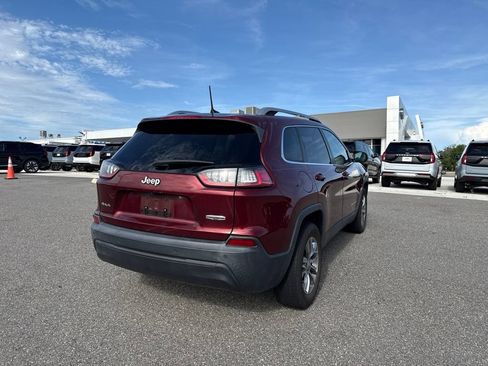 Used 2021 Jeep Cherokee Latitude Plus AWD/4WD image 2