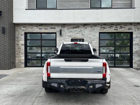 Used 2017 Ford F450 Platinum w/ Platinum Ultimate Package AWD/4WD image 4