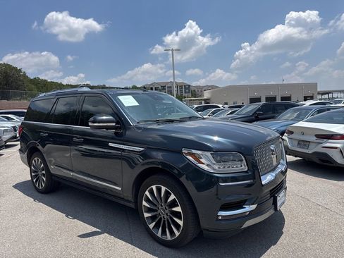Used 2021 Lincoln Navigator Reserve RWD image 3