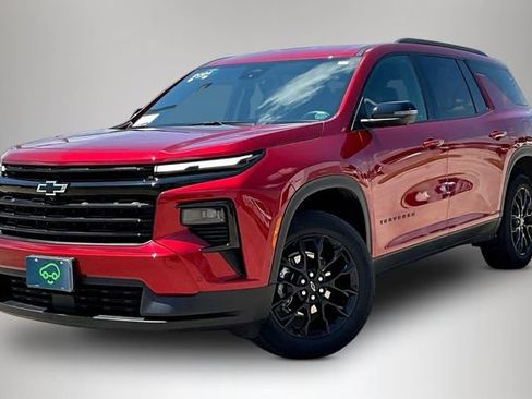 Used 2024 Chevrolet Traverse LT w/ Enhanced Driving Package FWD image 3