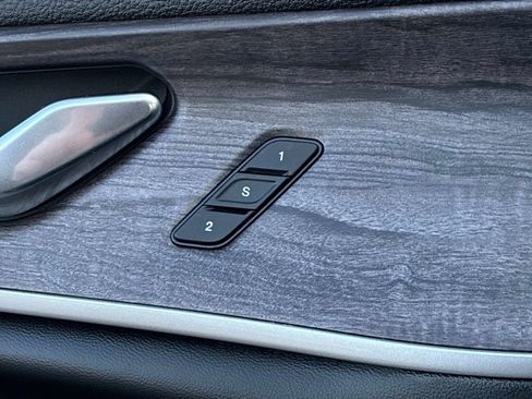 Used 2023 Jeep Grand Cherokee Limited image 24