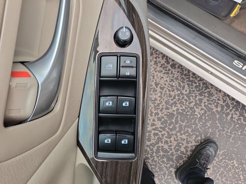 Used 2017 Toyota Sienna XLE FWD image 11