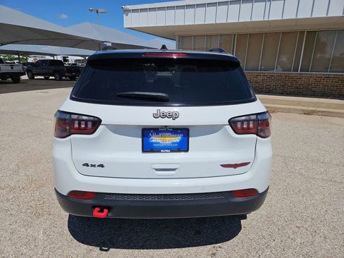 Used 2025 Jeep Compass Trailhawk AWD/4WD image 7