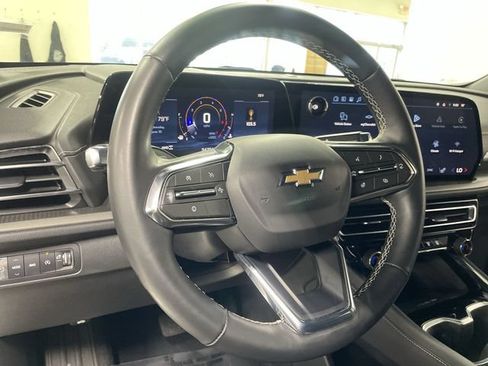 Used 2025 Chevrolet Traverse LT AWD/4WD image 14