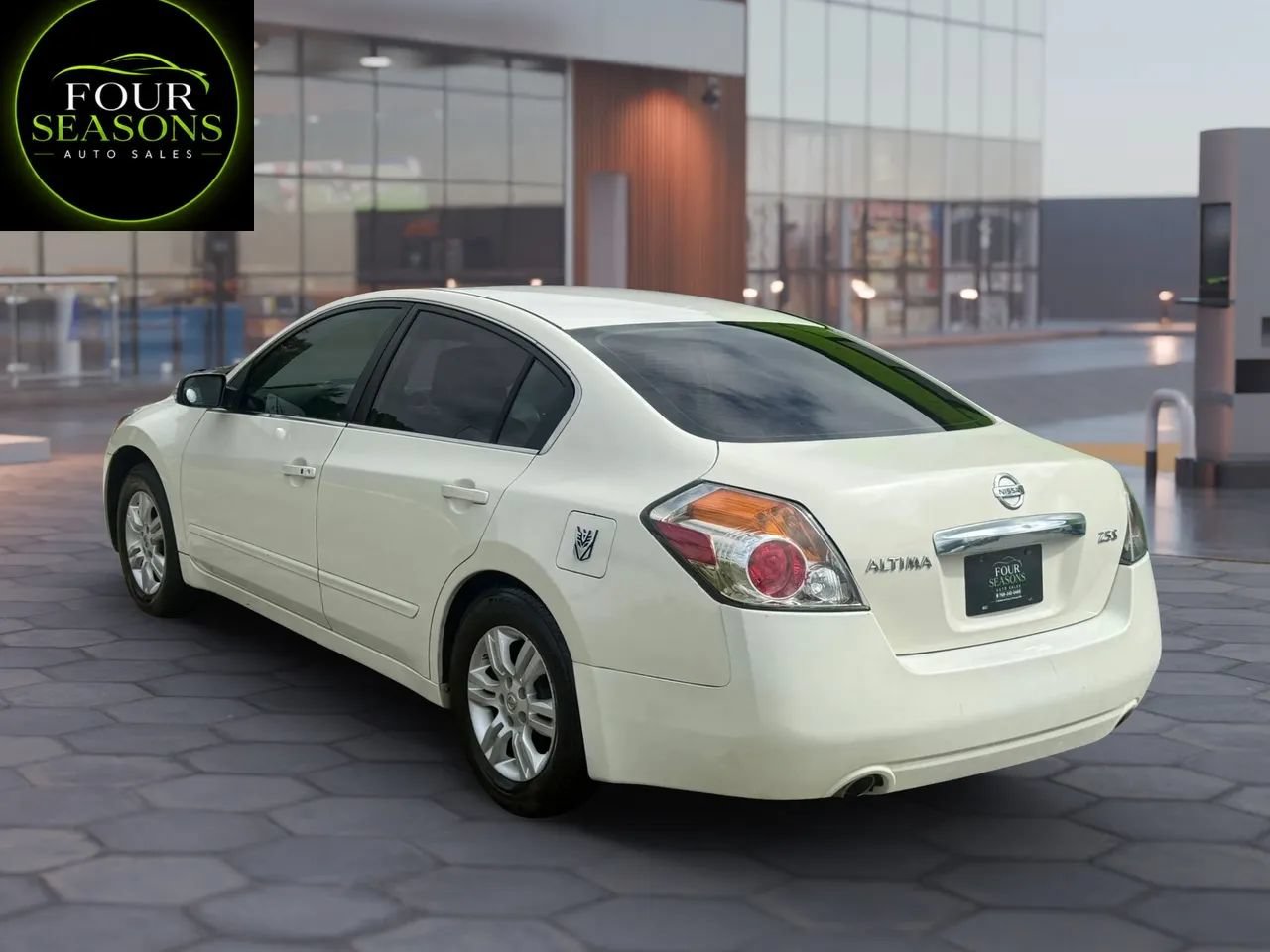 Used 2012 Nissan Altima 2.5 S w/ Convenience Pkg FWD image 2