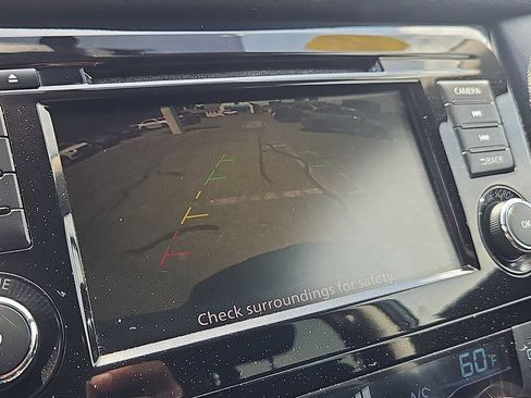 Used 2018 Nissan Rogue SV AWD/4WD image 15
