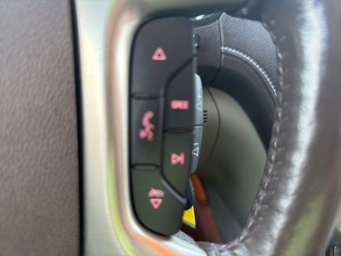 Used 2015 GMC Acadia Denali FWD image 25