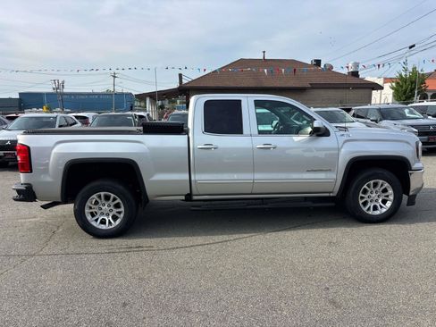Used 2019 GMC Sierra 1500 SLE w/ SLE Value Package AWD/4WD image 3