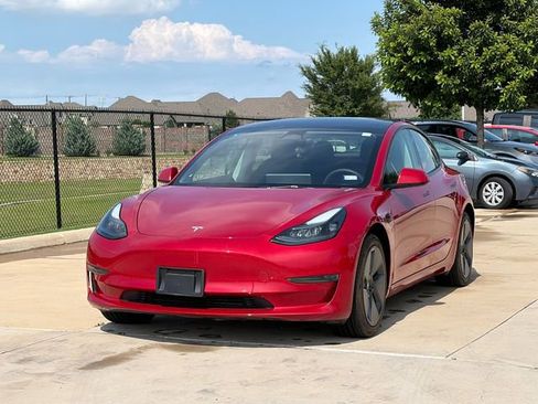 Used 2023 Tesla Model 3 Standard Range RWD image 3