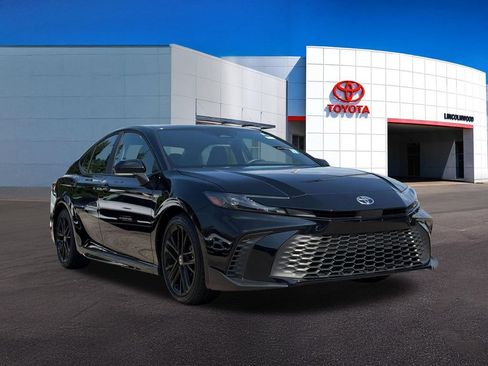 Used 2026 Toyota Camry SE FWD image 7