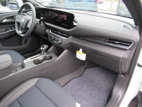 New 2026 Buick Envista Preferred image 11