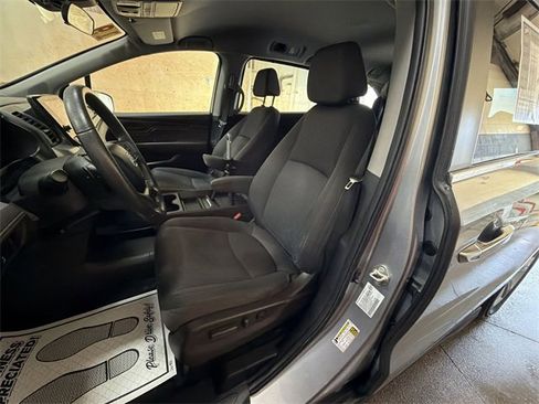 Used 2019 Honda Odyssey EX image 11