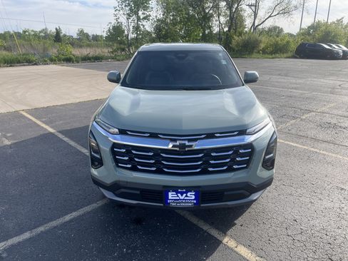 Used 2026 Chevrolet Equinox LT w/ Convenience Package II AWD/4WD image 2