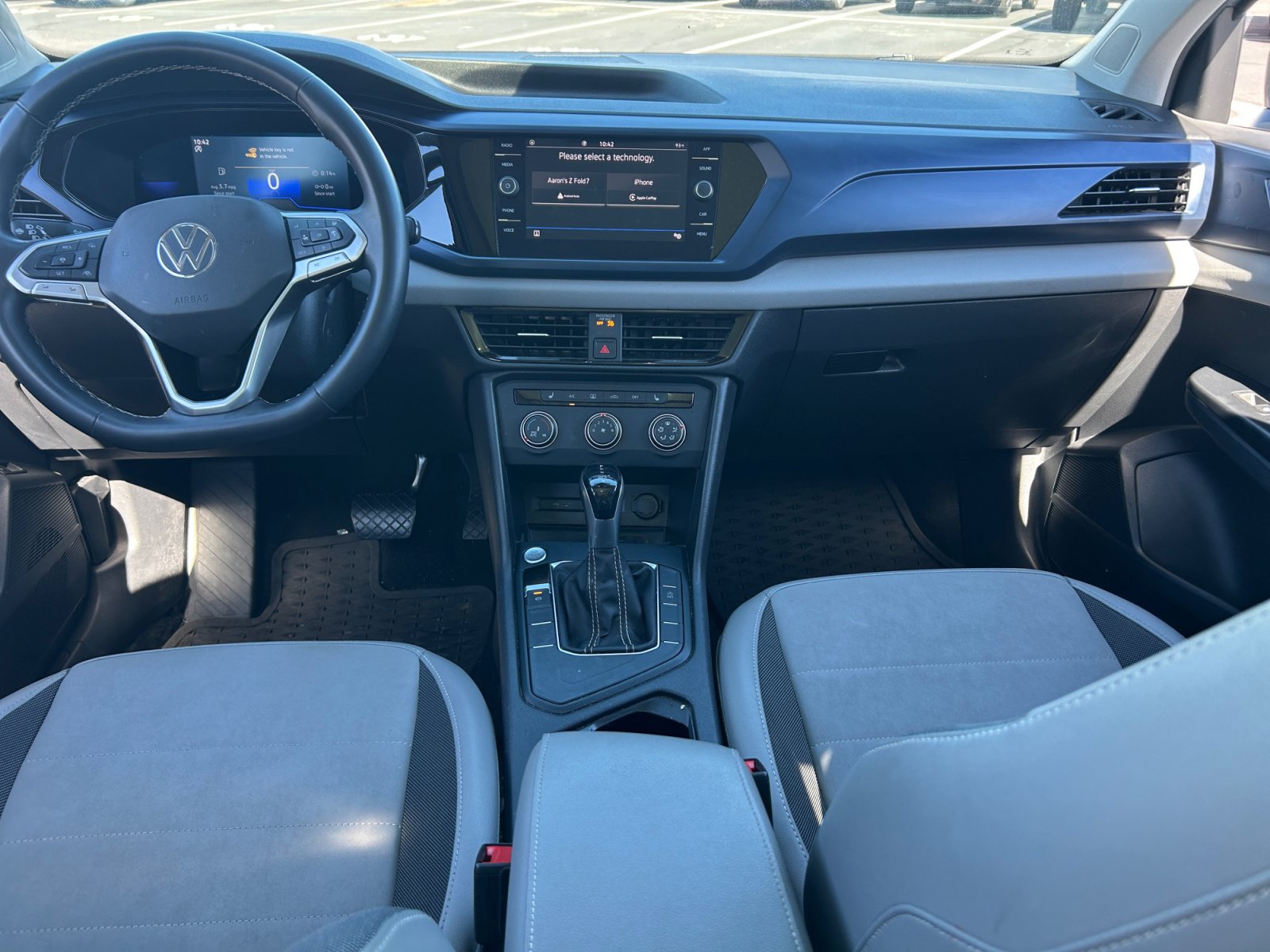 Used 2022 Volkswagen Taos SE FWD image 19