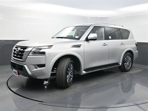 Used 2024 Nissan Armada SL w/ Captain's Chairs Package image 25