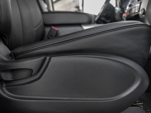 Used 2019 Nissan Titan PRO-4X AWD/4WD image 33