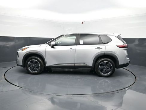 Used 2025 Nissan Rogue SV image 5