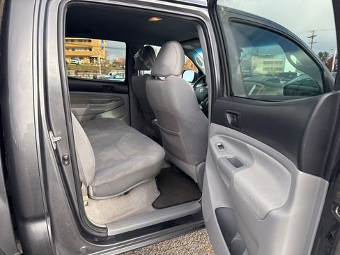 Used 2011 Toyota Tacoma 4x4 Double Cab image 7